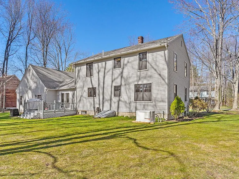 6 Iris Dr — Photo 2