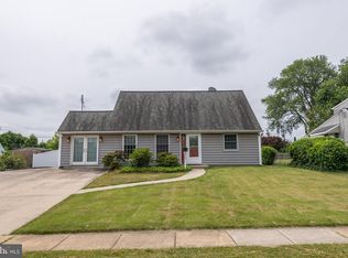 86 Long Loop Rd, Levittown, PA 19056