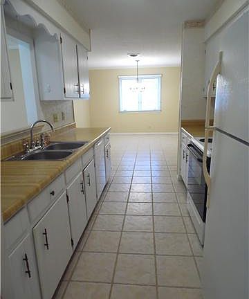 3rd image of 135 Snead Dr