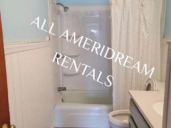 FULL BATH ROOM