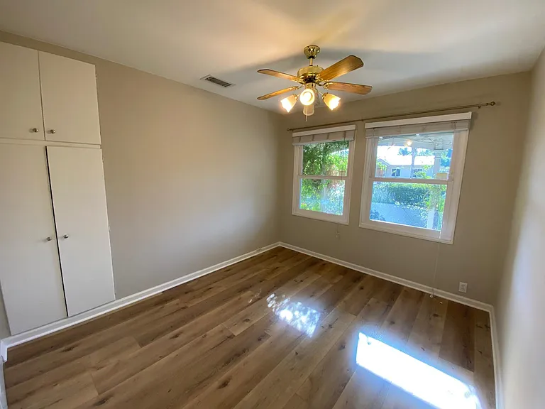 6526 Van Noord Ave — Photo 9