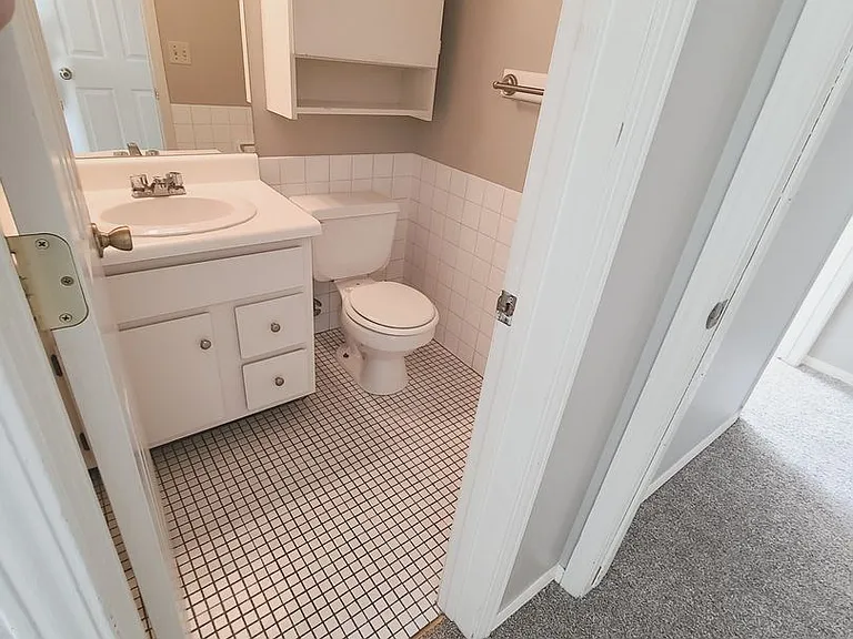 LaCrosse Apartments — Photo 11