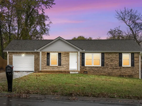 209 Bob White Dr, Clarksville, TN 37042