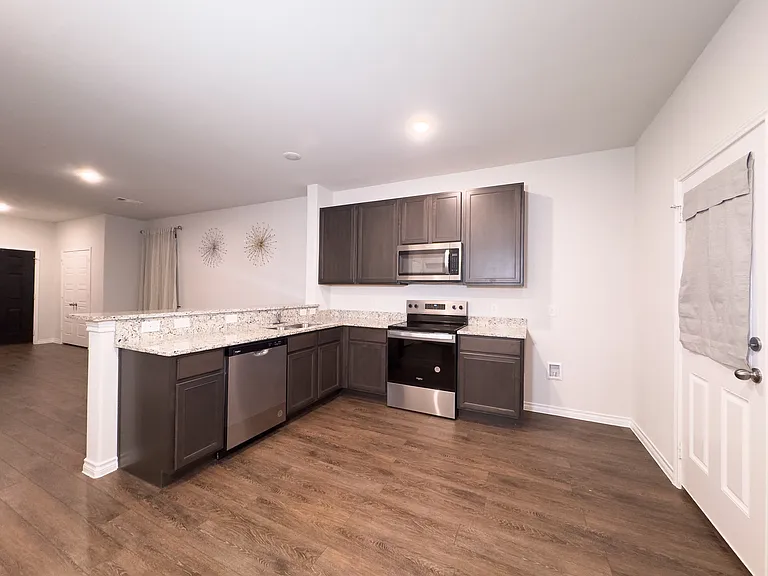 108 Rosings Pl — Photo 11