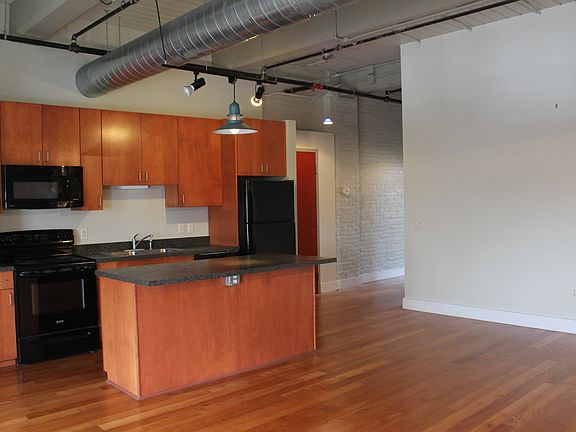 3rd image of 759 N Salina St APT 12