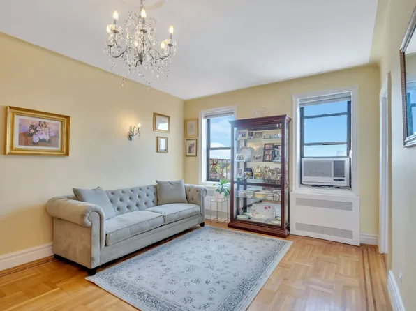 909 East 29th Street image 1 of 9