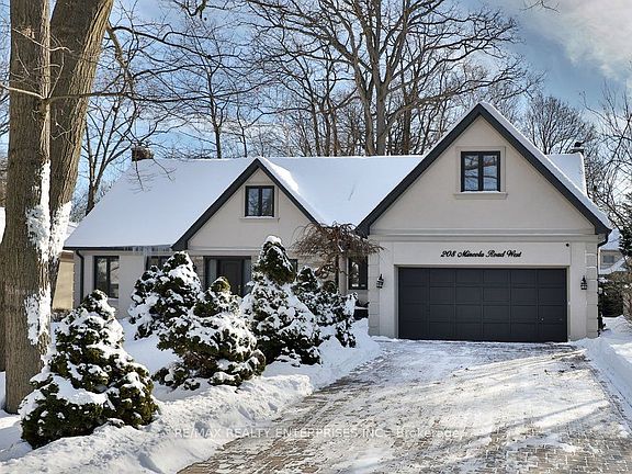 3rd image of 208 Mineola Rd W