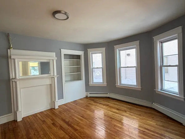 143 Pilgrim Ave #1, Worcester, MA 01604