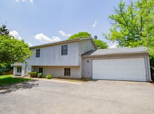 213 W Winchester Rd, Libertyville, IL 60048