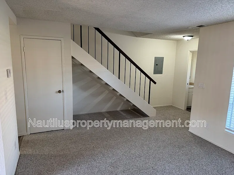 2 bed, 1.5 bath, $3,600 — Photo 4