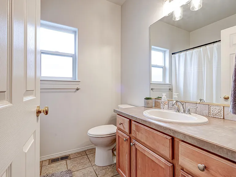 1713 Sequoia Ave — Photo 9