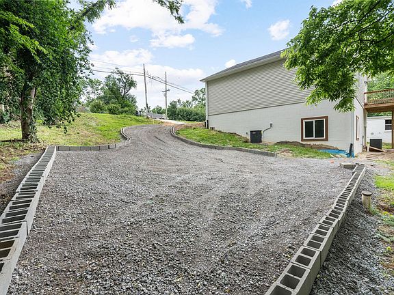 Additional side parking