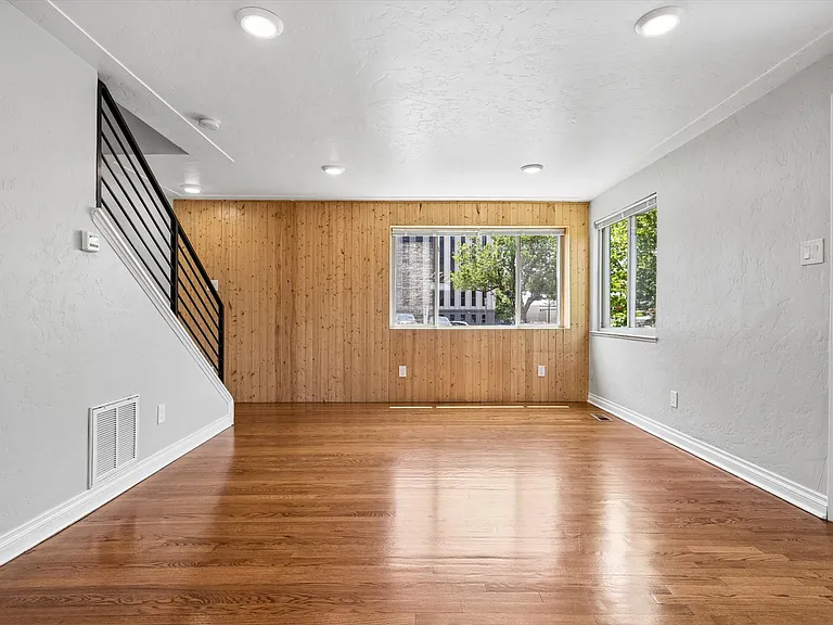 1284 S Harrison St — Photo 11
