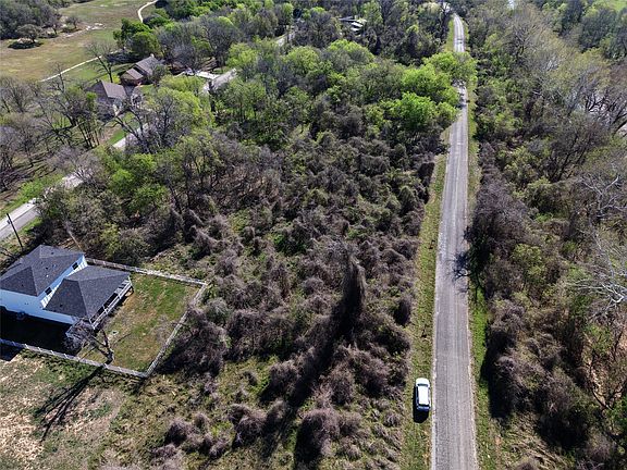 4th image of 452 E Riverside Dr