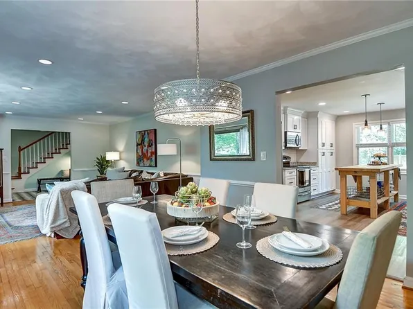 2564 Entrada Dr, Virginia Beach, VA 23456