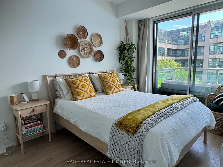 377 Madison Ave #405 — Photo 10