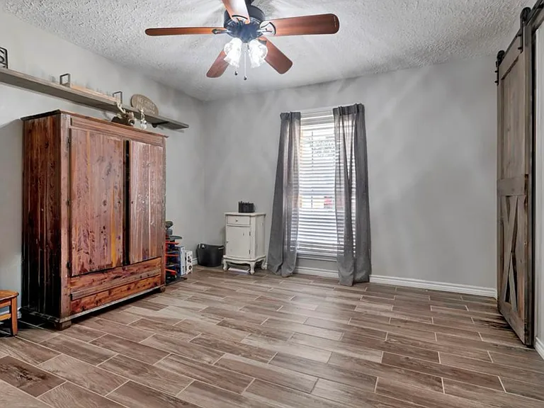 518 Boone Ct — Photo 5