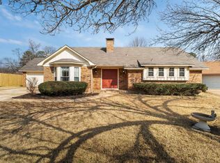 7 Horseshoe Dr, Wake Village, TX 75501