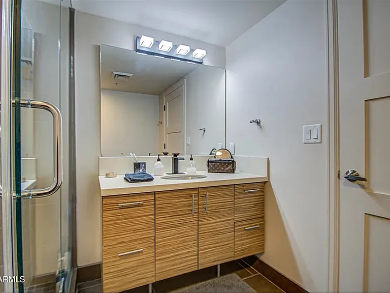 535 W Thomas Rd #513 — Photo 22