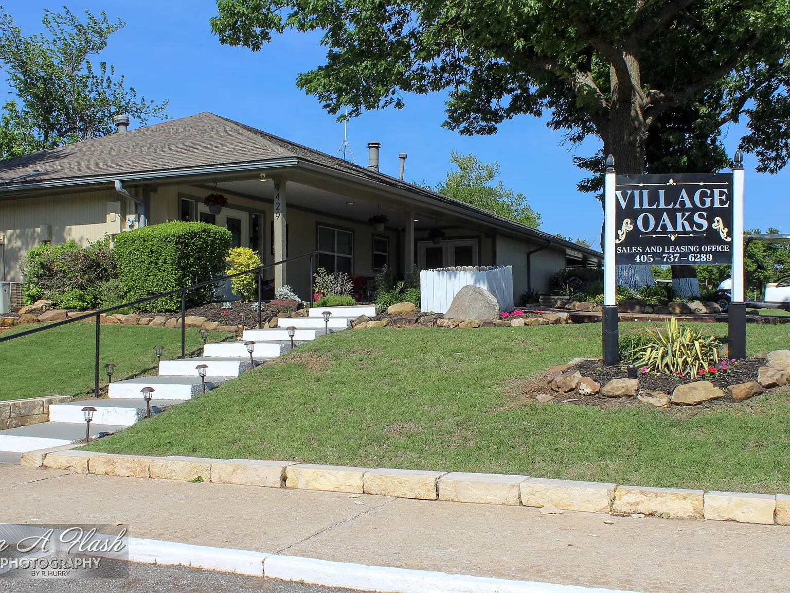 Village Oaks — Photo 4