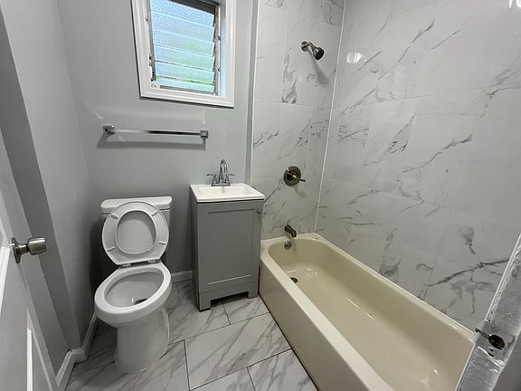 3rd image of 239 Wegman Pkwy #2