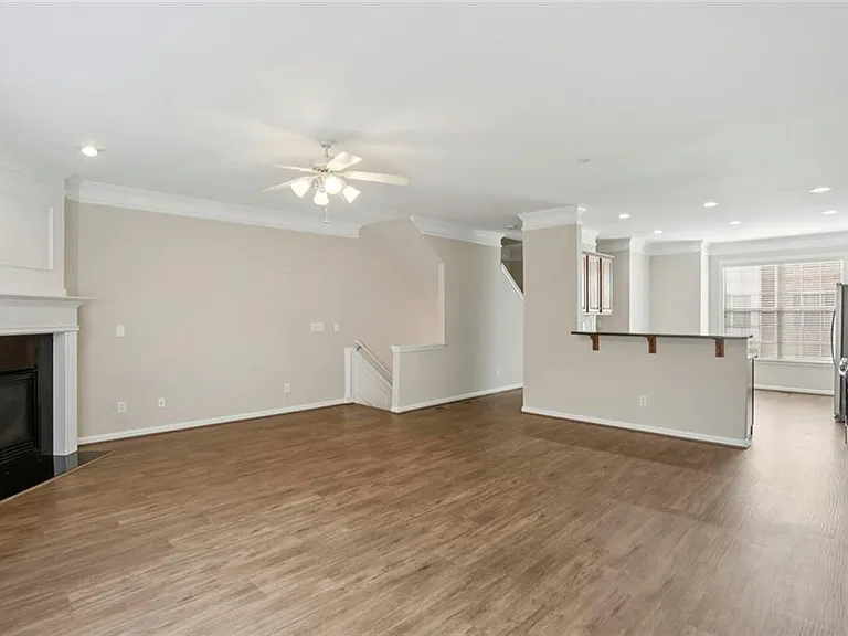 642 Bernay Way — Photo 6