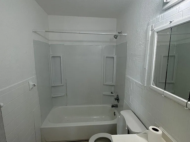 1476 Rancho Dr — Photo 10
