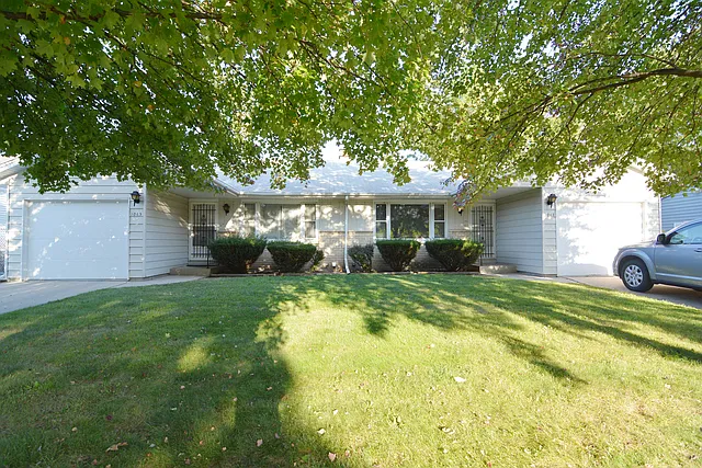 1063 Hiawatha Dr photo 1