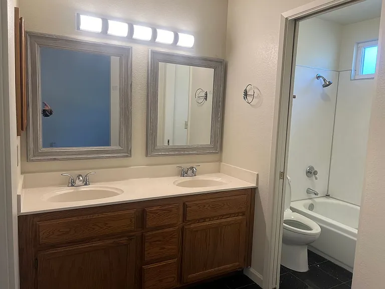 8129 Scenic Hills Way — Photo 15