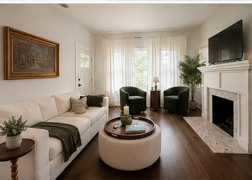 819 W Lynwood Ave — Photo 2