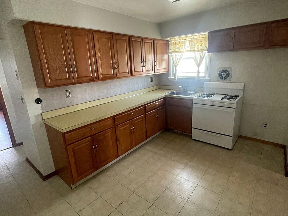 2nd image of 33 Adams St #2R