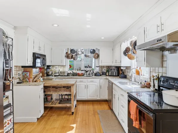 112 Sherwood Rd, Medford, MA 02155