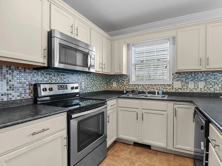 1213 Channelview Dr — Photo 12