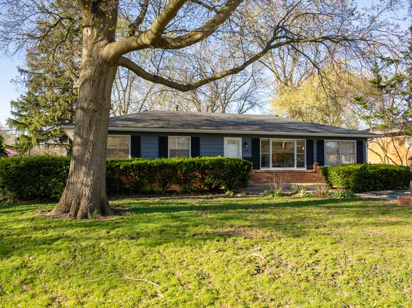 602 E Sunnycrest Ct, Urbana, IL 61801