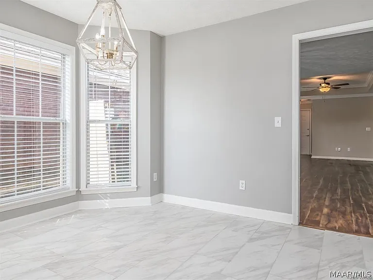 1261 Westfield Ln — Photo 6