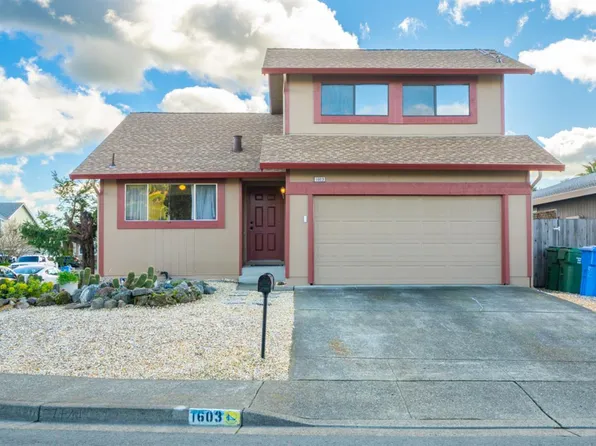 1603 Gladstone Way, Rohnert Park, CA 94928