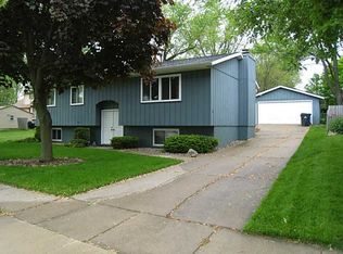 1116 38th St NW, Cedar Rapids, IA 52405