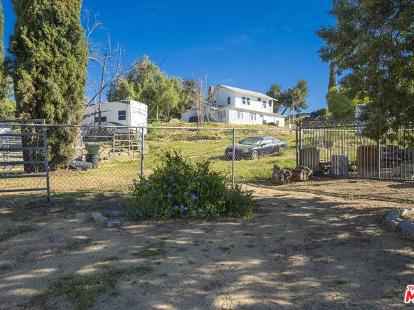 12273 Overcrest Dr, Yucaipa, CA 92399