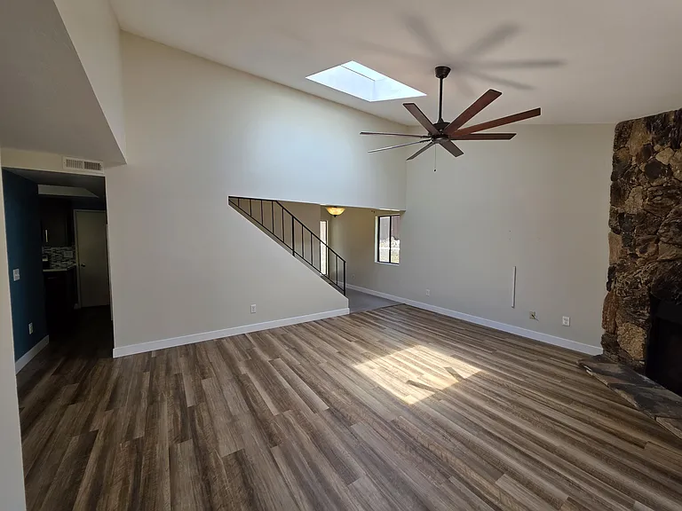 5080 Lambert Ln — Photo 3