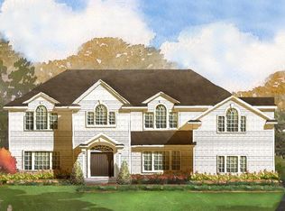 29 Orchard Dr, Woodbury, NY 11797