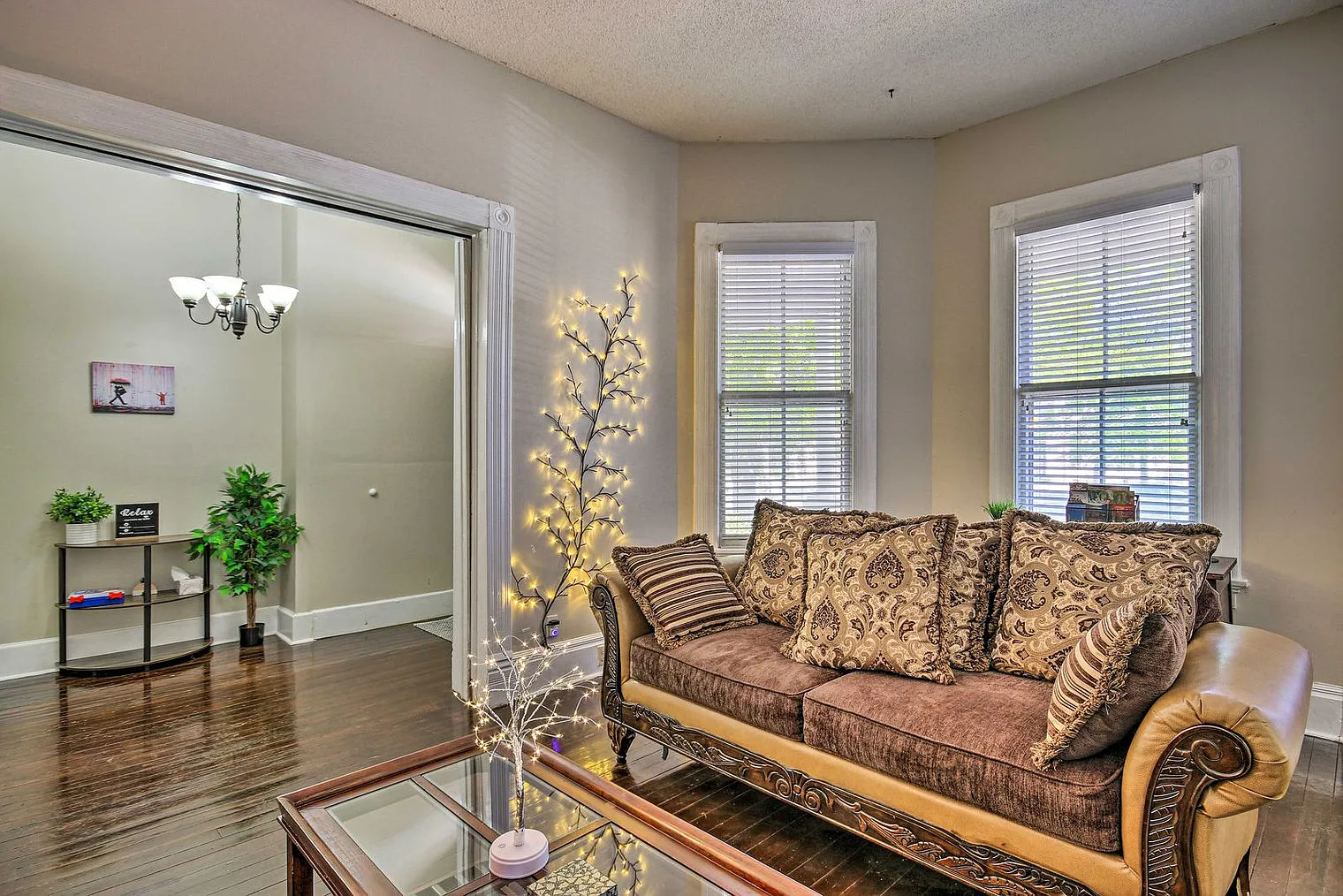 2 bed, 2.0 bath, 1291 sqft, $2,806 — Photo 2