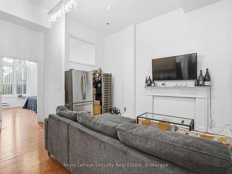 73 Richmond St W #208 — Photo 13