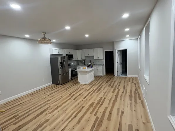 26 S 10th St #3, Reading, PA 19602