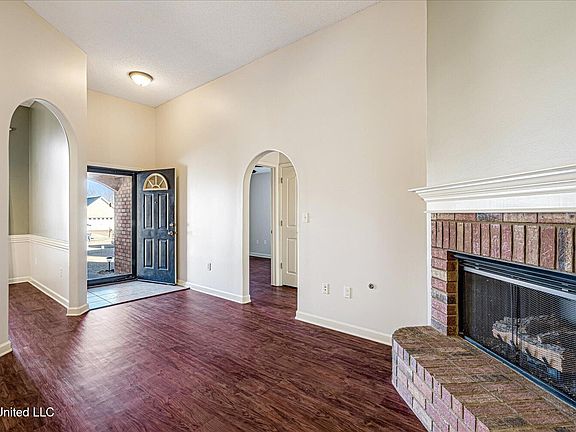 5th image of 285 Northwood Hills Dr