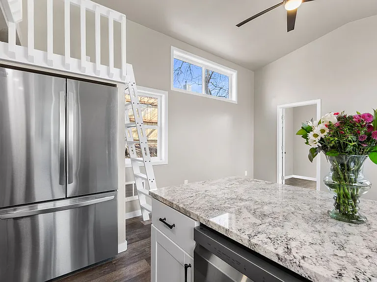 2436 W Kiowa St — Photo 14