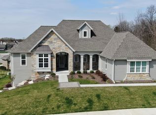 W239N7533 High Ridge Dr, Sussex, WI 53089