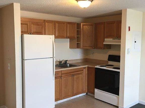 2nd image of 357 Main St APT 13