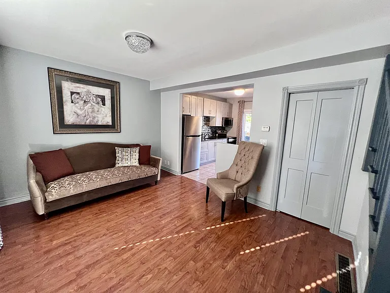 1292 Argyle Rd — Photo 2