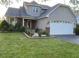 807 Ridge Ave, Wauconda, IL 60084