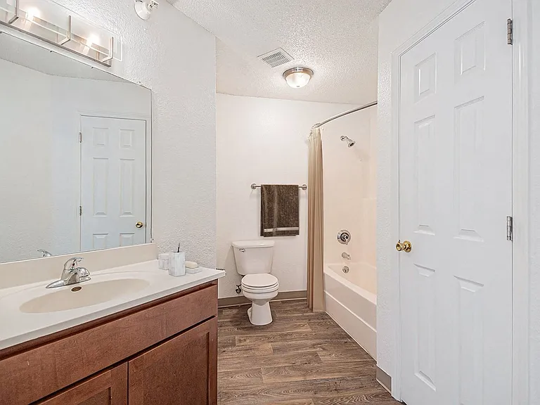 Pine Tree Apartments — Photo 18